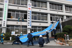画像：弥富市役所庁舎を使用して防災訓練が行われました。