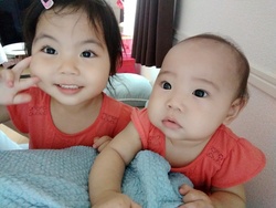 写真：竹山　いちかちゃん・しいかちゃん