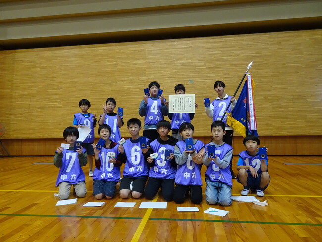 写真：市子ども会連絡協議会スポーツ大会（長縄8の字跳び）