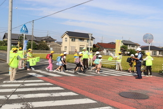 弥生レディースクラブ見守り活動